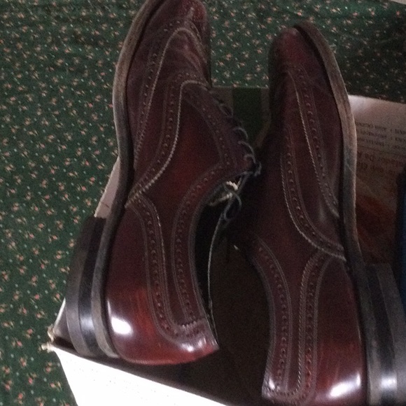 Florsheim Dark Brown Size 10 1/2 F, Wing Tips, Excellent Condition - Picture 4 of 6